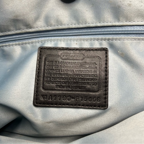 Coach Carryall F15658 Stitched C Black Logo Bag - Picture 6 of 6